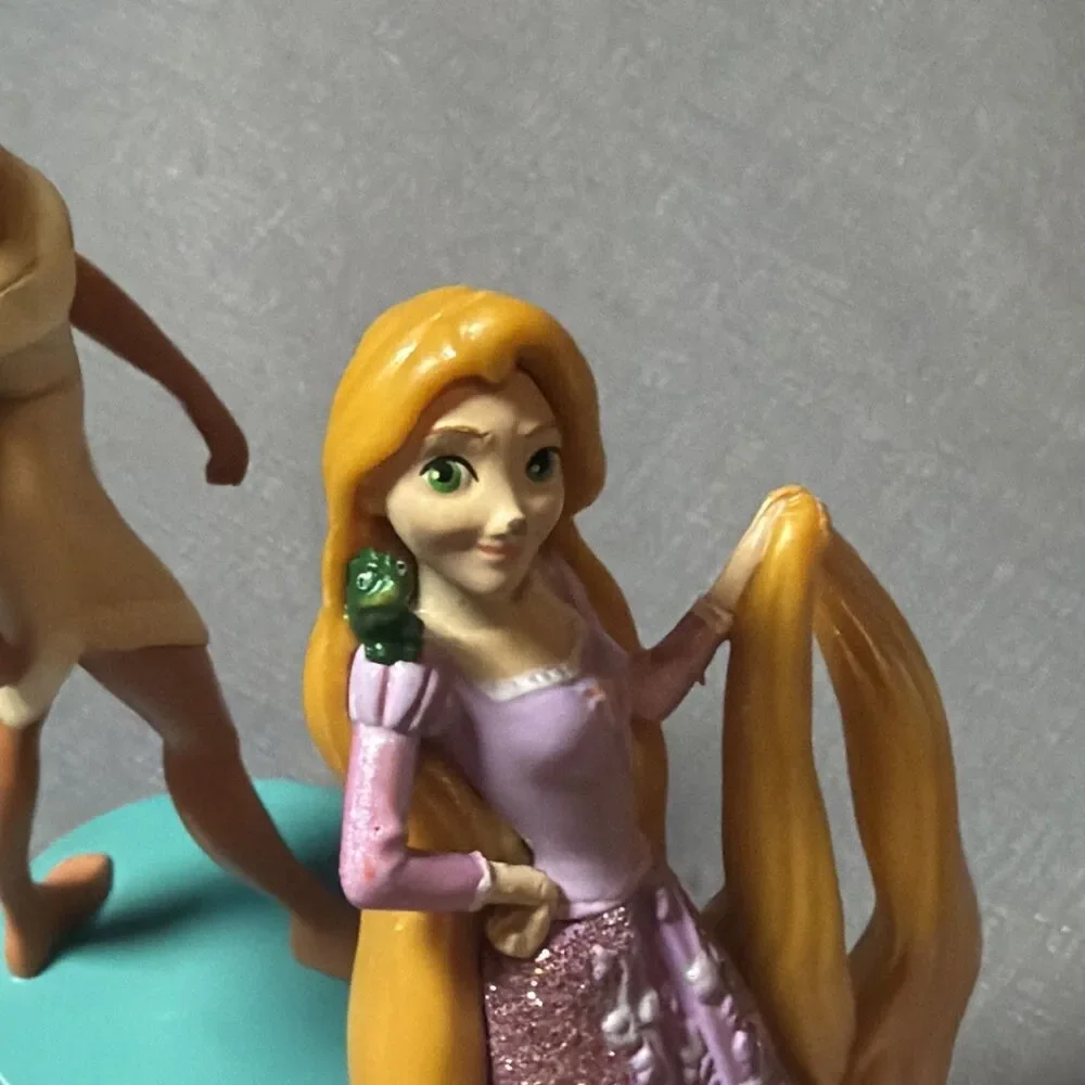 Disney Princess PVC Figure lot Pocahontas and Rapunzel -M